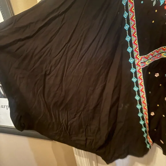 Savanna Jane Black Top with Red and Blue Floral Embroidery - Picture 4 of 4